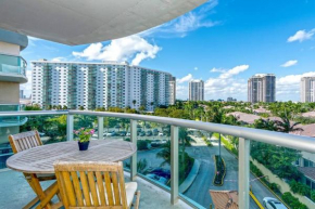 SPECIAL Beautiful Modern Beach Condo